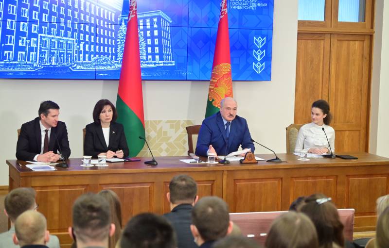 Президент встретился со студенческой молодежью страны