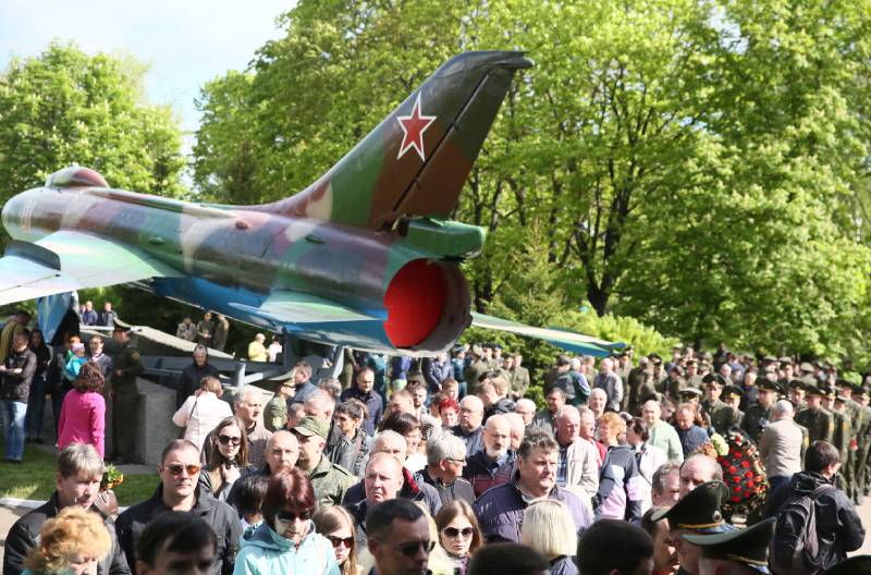 В Барановичах увековечат память летчиков Андрея Ничипорчика и Никиты Куконенко