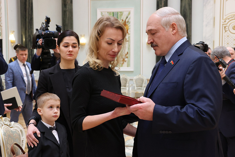 Александр Лукашенко о погибших героях: прожив очень короткую жизнь, оставили ярчайший след в истории Беларуси