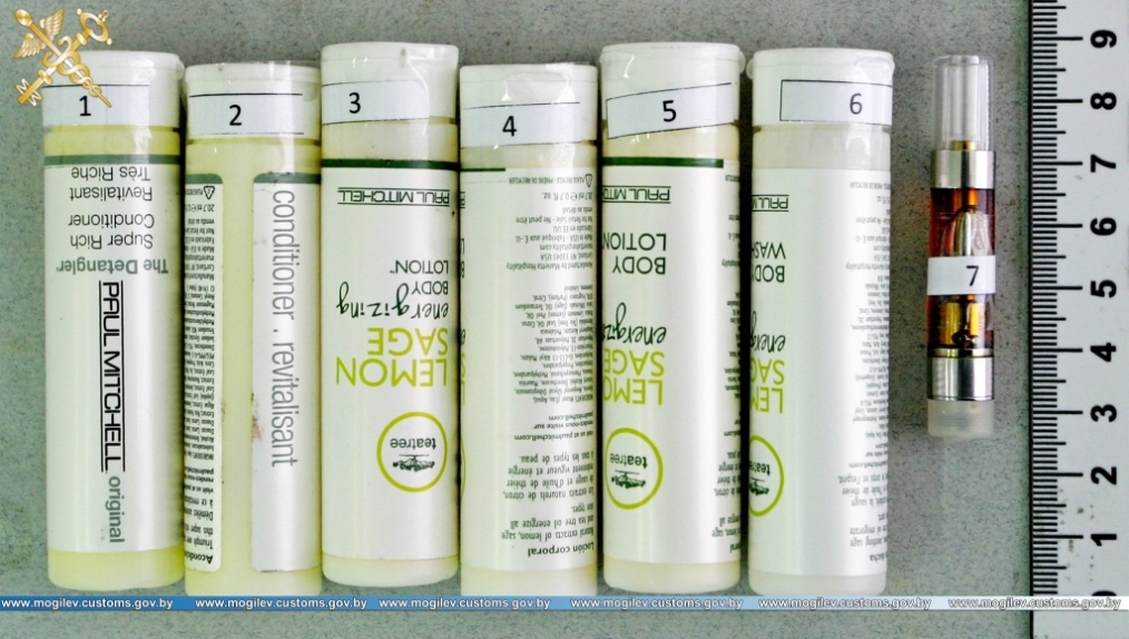 Могилевскими таможенниками выявлен факт перемещения опасного психотропного вещества
