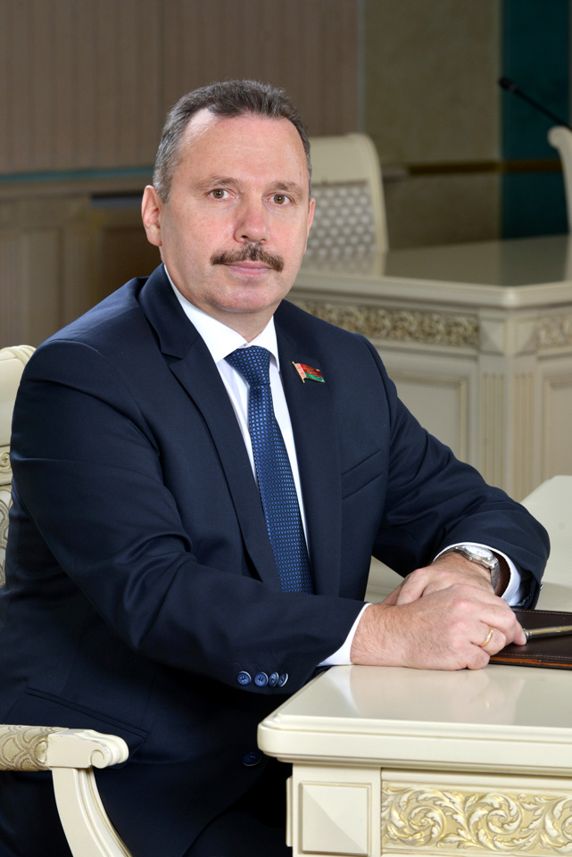 Сенатор Виктор Ананич о приоритетах своей благотворительной деятельности в регионе