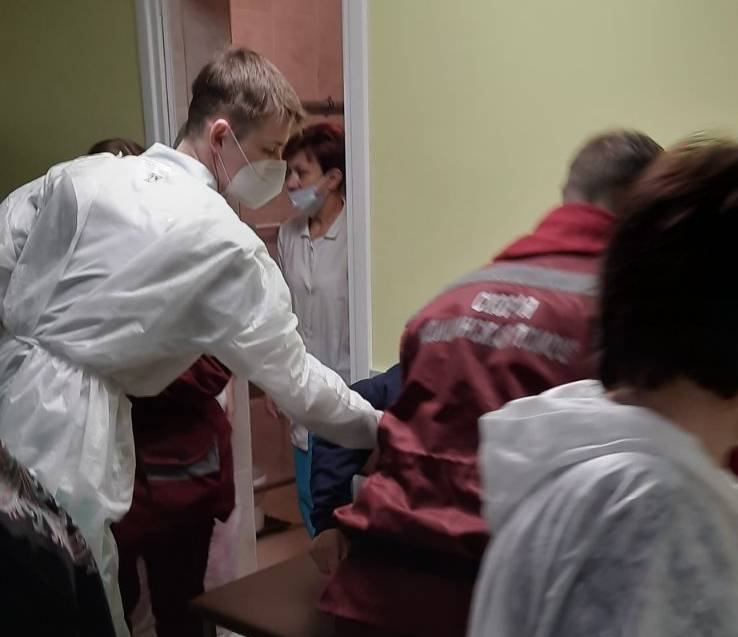 В Осиповичах пенсионеры застряли в лифте: потребовалась помощь спасателей