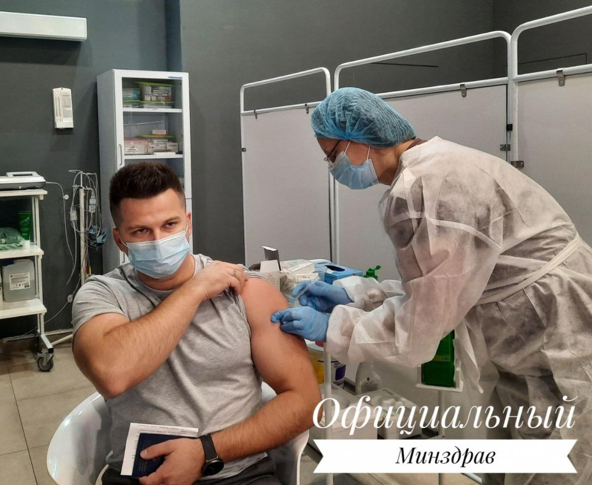 Более 3 351 000 белорусов получили первую дозу вакцины против COVID-19 -Минздрав