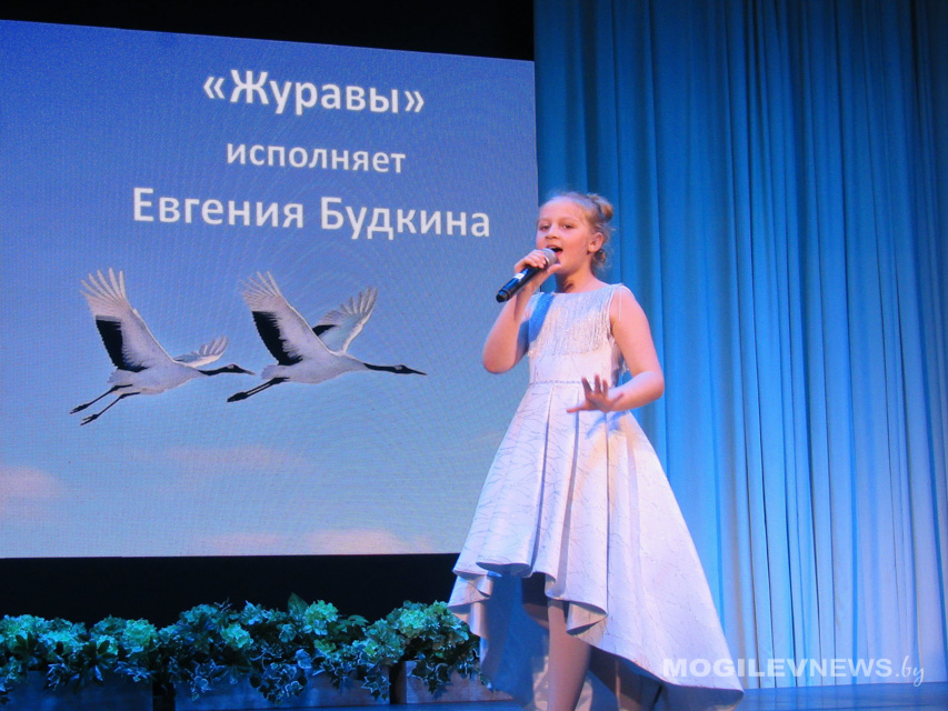 Большим концертом ансамбль «Созвездие» отметил свой 20-летний юбилей. Фото