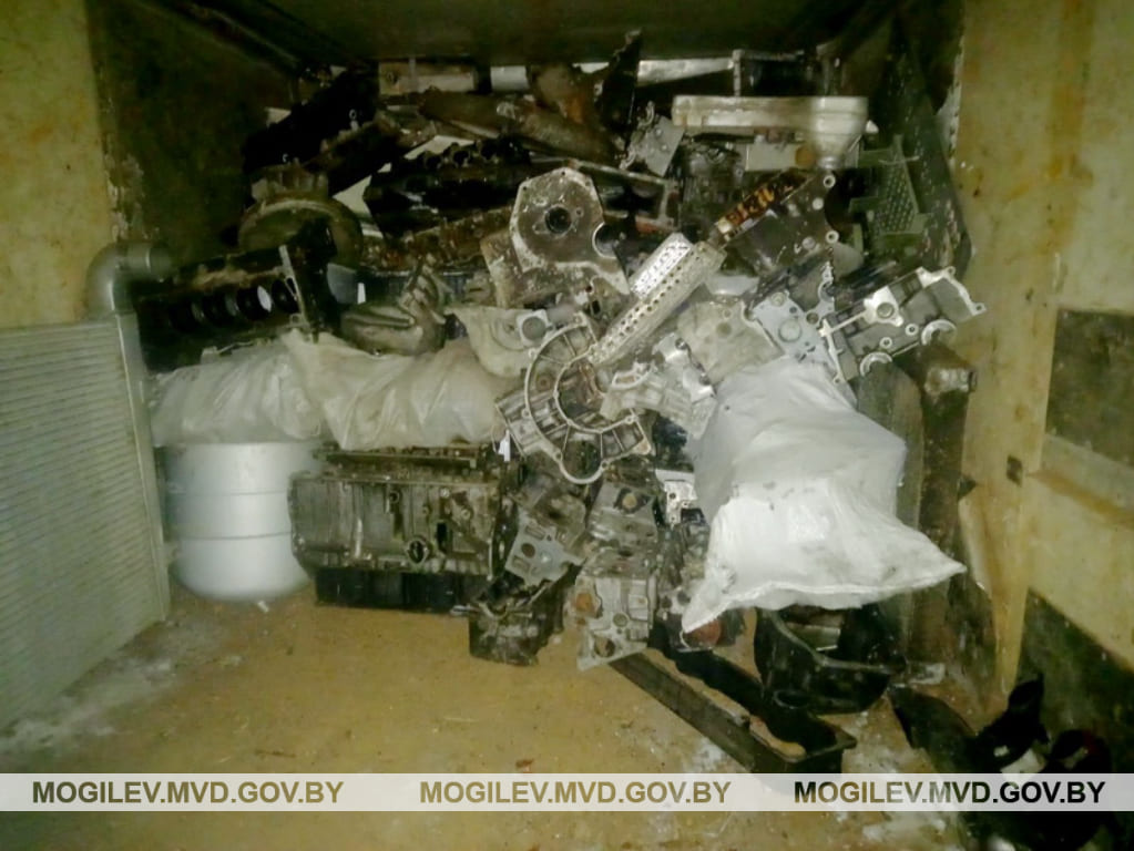 Житель Быхова хранил во дворе более тонны лома цветных металлов