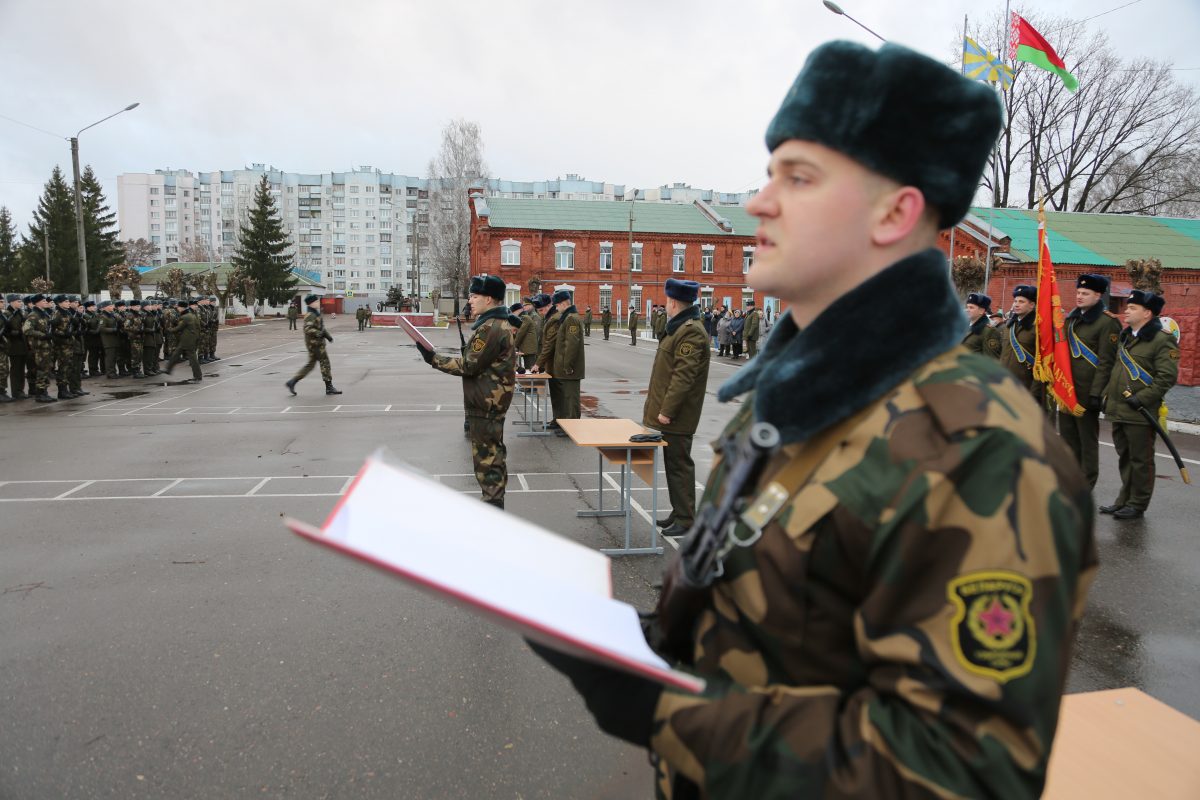 Новобранцы 147 зенитного ракетного полка в Бобруйске  принесли клятву на верность Родине. Фото