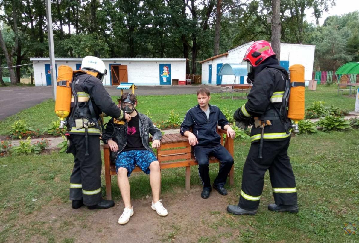 Спасатели провели учения в оздоровительном лагере в Климовичах
