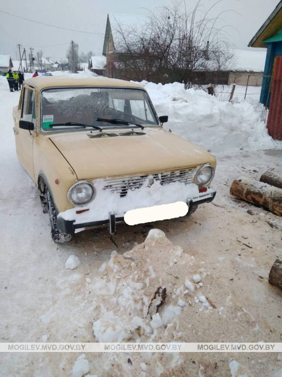 В Славгороде в ДТП пострадал ребенок, внезапно выбежавший на дорогу из-за снежного навала