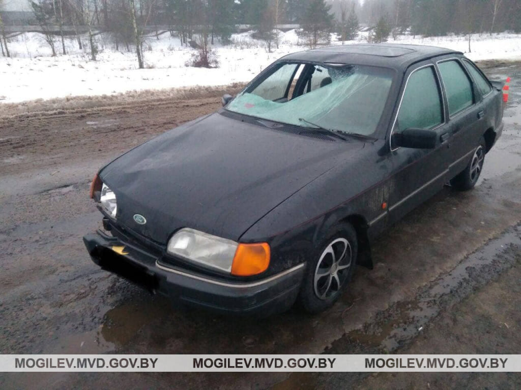 Под колеса Ford Sierra в Осиповичах попал 41-летний пешеход