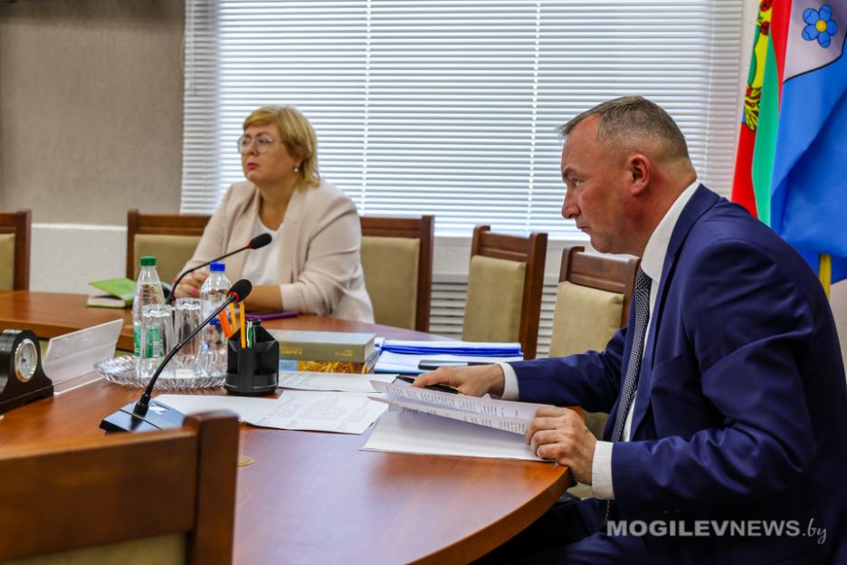 Личный прием граждан провел в Могилевском райисполкоме Леонид Мартынюк