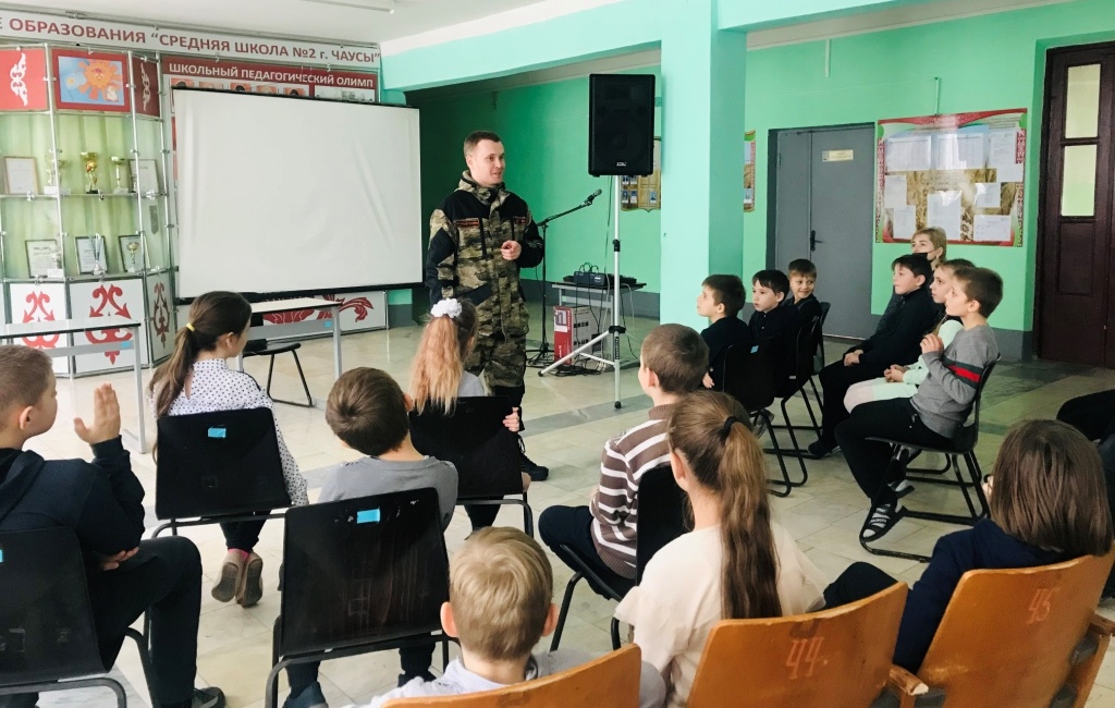 Урок безопасности провели для школьников чаусской СШ №2. Фото