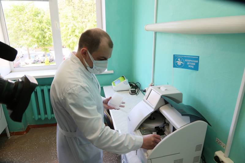 Аппарат для более быстрого исследования анализа крови подарили Шкловской ЦРБ