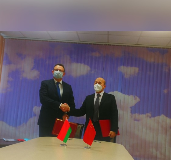 300 тысяч доз вакцины против COVID-19 прибыли из Китая в Беларусь
