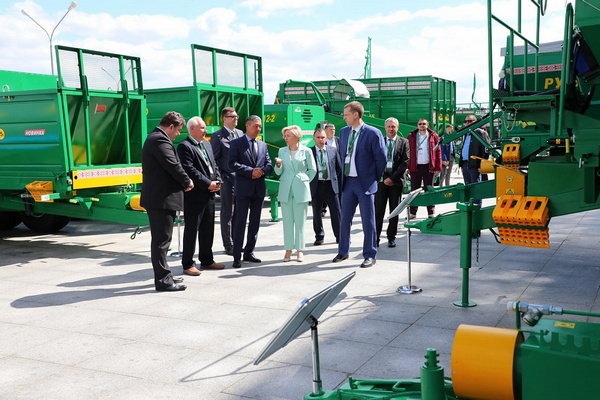 Соглашения о поставках и продвижению продукции на зарубежные рынки подписал на «БЕЛАГРО-2021» «Бобруйскагромаш»