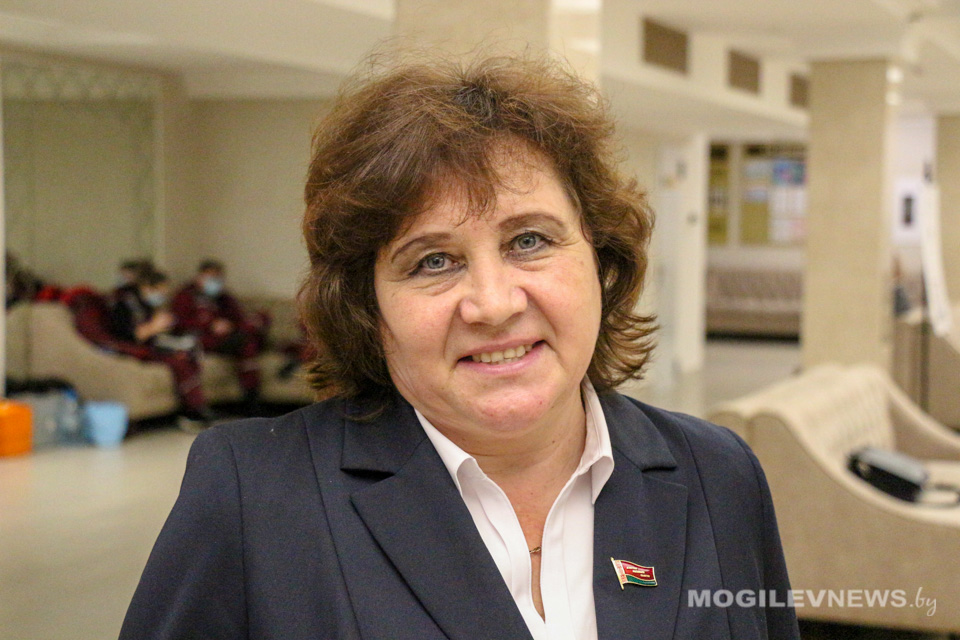 Делегат Всебелорусского народного собрания от Хотимского района Галина Беликова считает важным вопрос предоставления арендного жилья молодым специалистам
