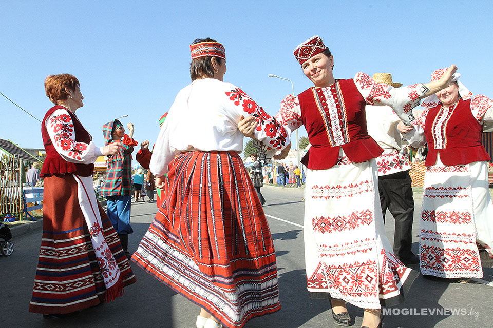 Завершается подготовка к  "Дожинкам" в Шкловском районе