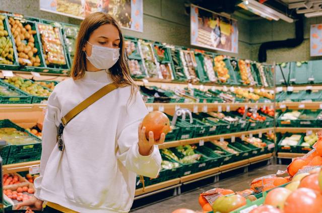 Продавцы правы, когда отказывают в обслуживании покупателю без защитной маски - госсаннадзор