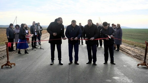 Обновленную дорогу в канун 7 ноября открыли в Кличевском районе