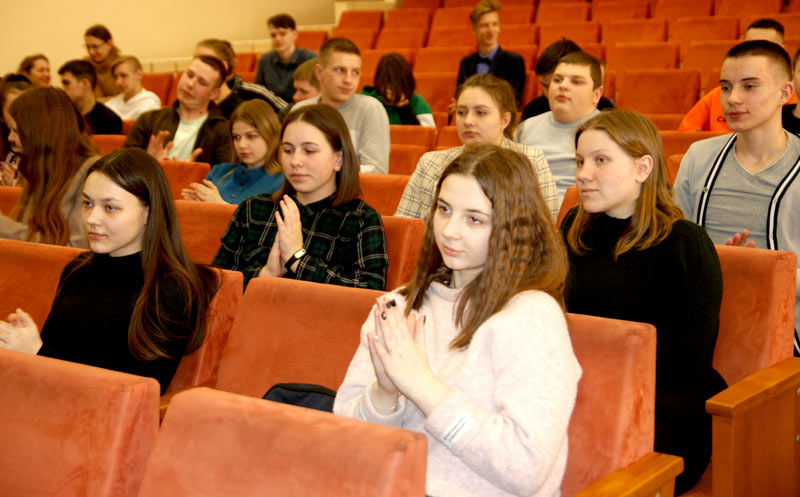 Молодежная диалоговая площадка на тему: "Конституция - гарант белорусской государственности" прошла в Кличеве