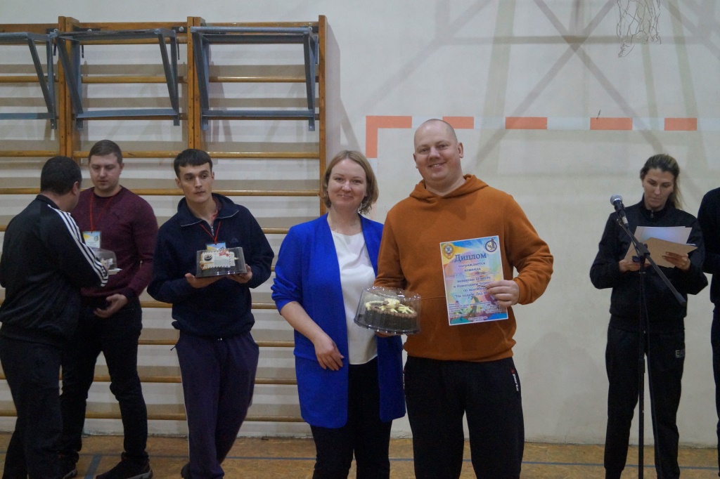 Могилевской государственный политехнический колледж стал победителем новогоднего турнира по волейболу. Фото