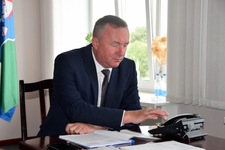 Выездной прием граждан провел Леонид Мартынюк в Чериковском районе