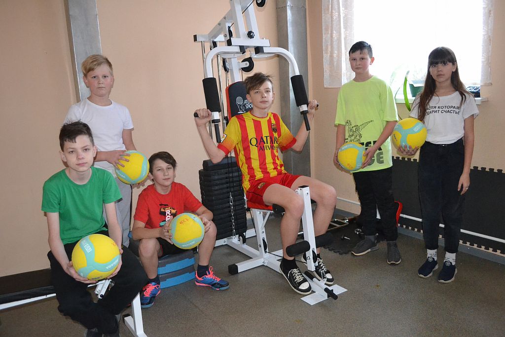 Хотимский ФСК пополнился новым спортивным инвентарем