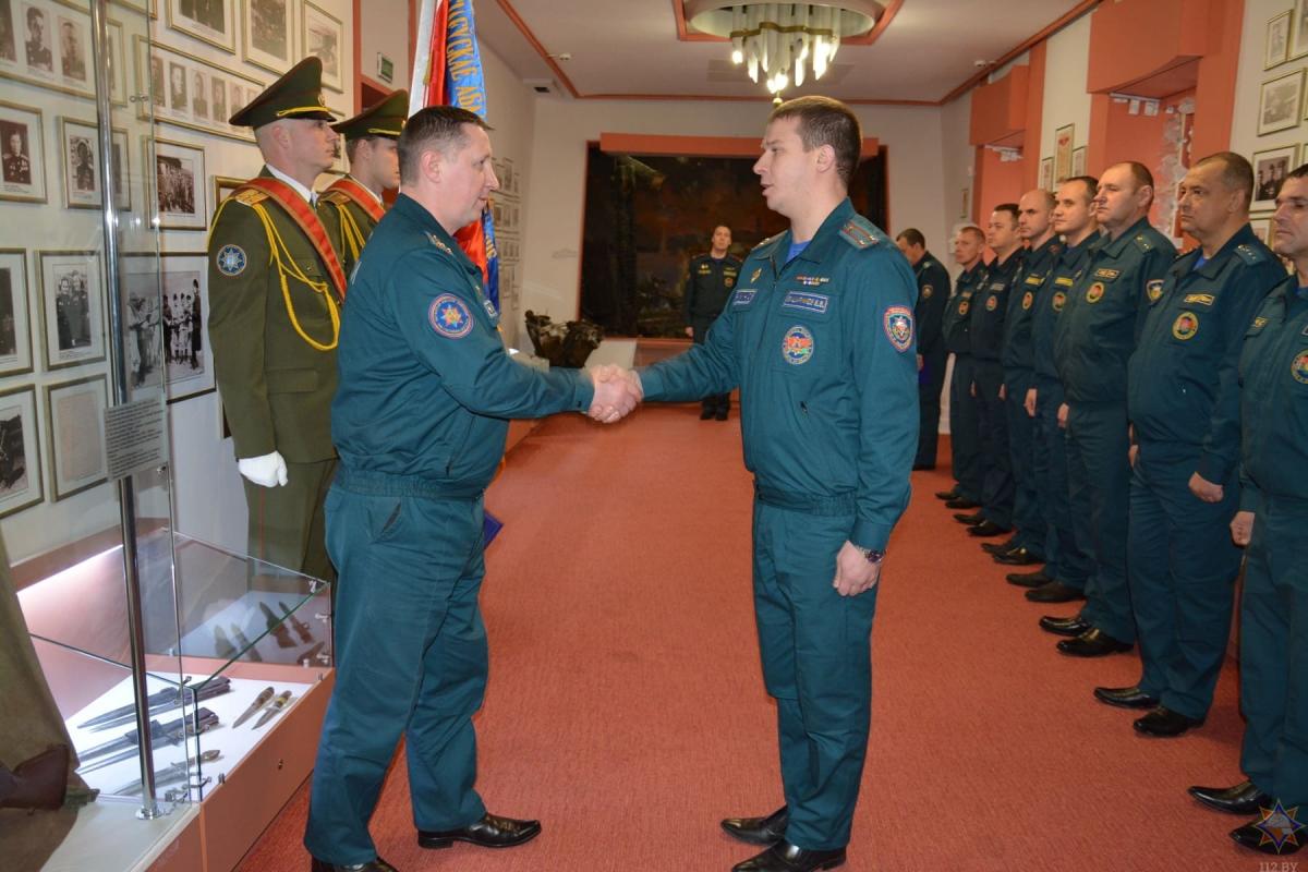 Начальник Могилевского областного УМЧС вручил награды лучшим спасателям области