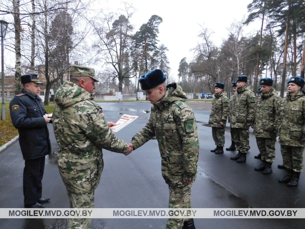 Чествование солдат и сержантов, чья срочная служба подошла к концу, прошло в в/ч 6713