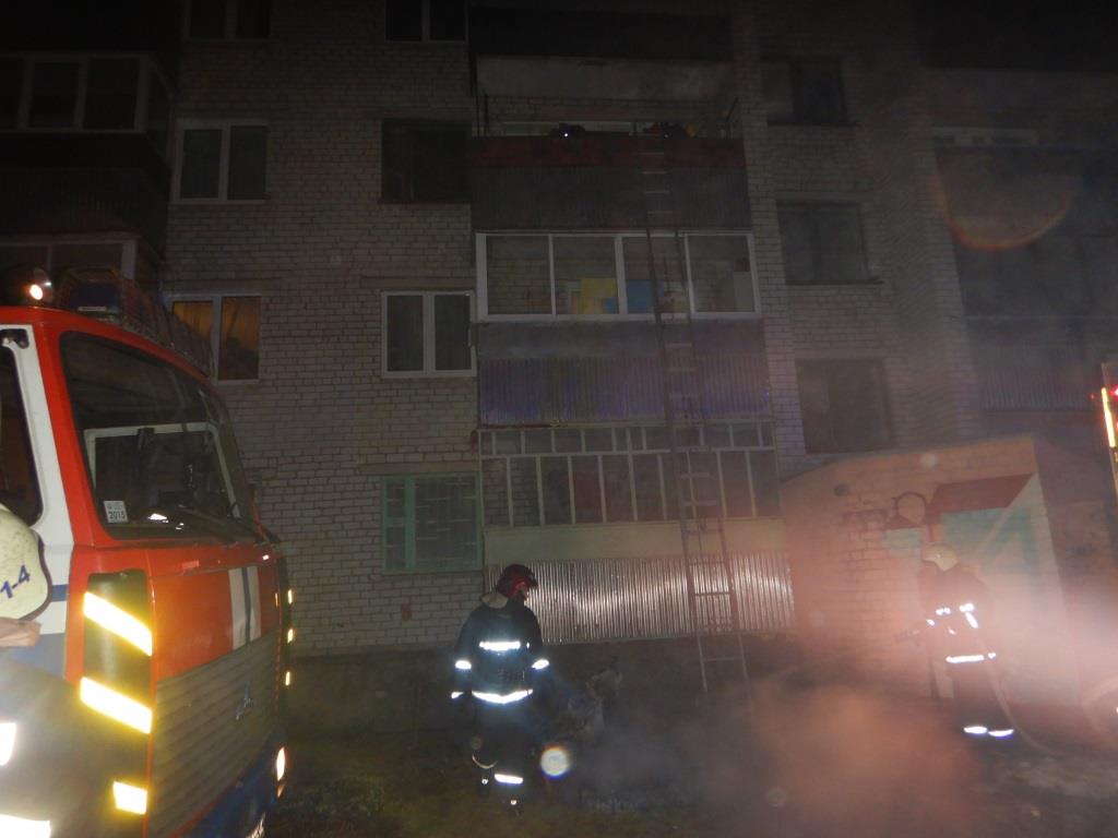 На улице Кутепова в Могилеве тушили пожар. Фото