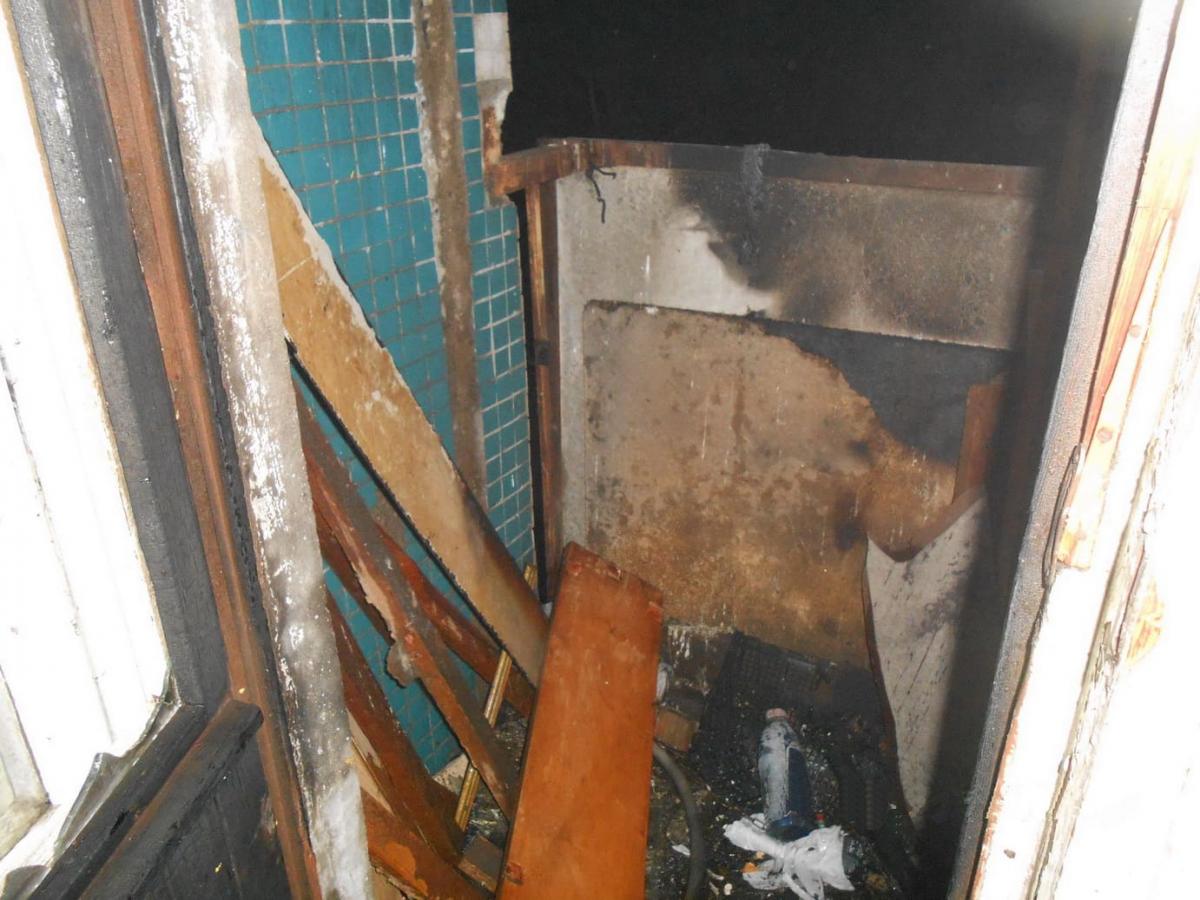 Пожар на балконе многоэтажки тушили в Могилеве – не исключают упавший сверху окурок