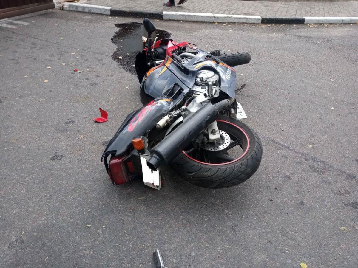 МАЗ и мотоцикл столкнулись в Белыничском районе