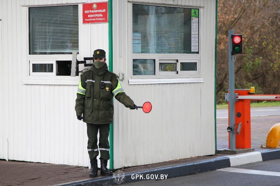 Изменились условия выезда за рубеж наземным транспортом для граждан, имеющих на это право