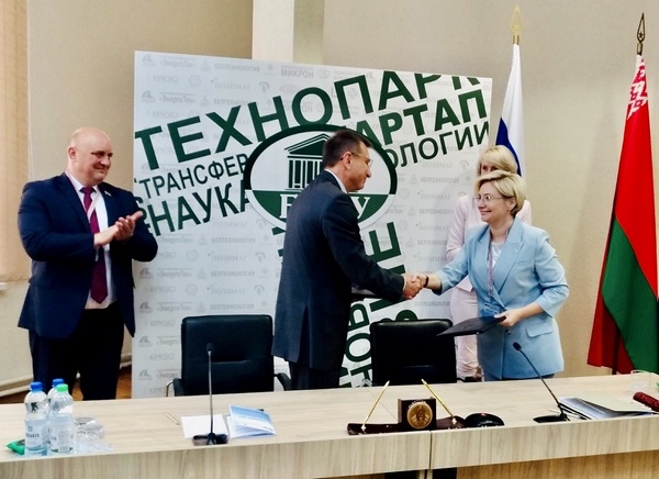 «Бобруйскагромаш» подписал новые контракты на поставку сельхозтехники в Россию