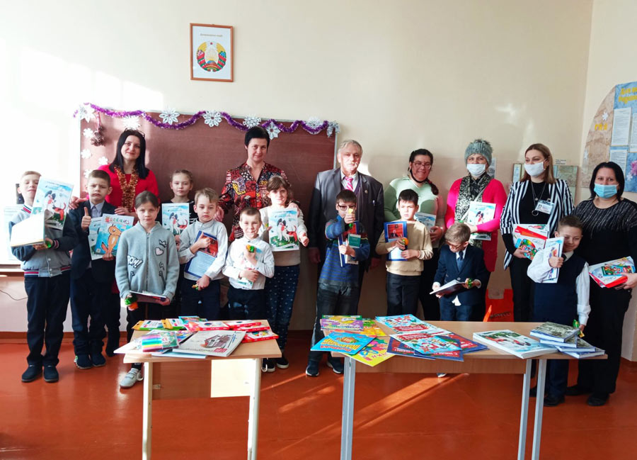 В рамках республиканской акции «Наши дети» писатели посетили СШ № 20 Могилева