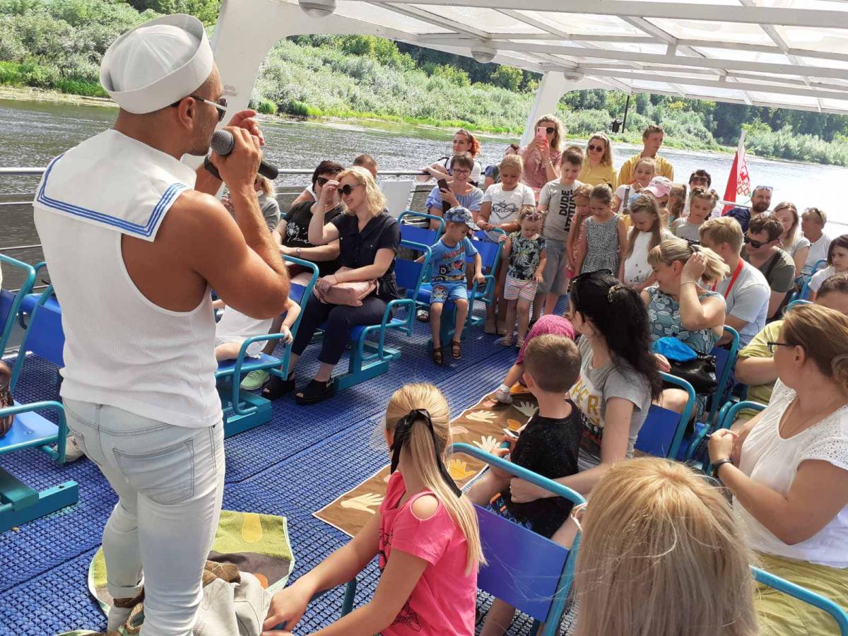 Во время "Славянского базара" можно бесплатно​ совершить водную прогулку на теплоходе по Западной Двине