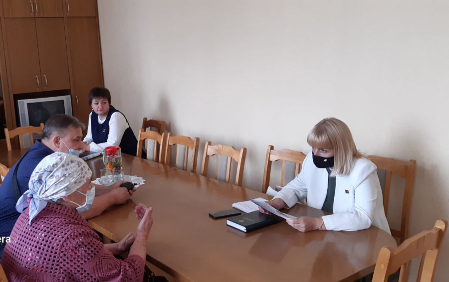 Депутат Палаты представителей Национального собрания РБ Светлана Шутова провела приемы граждан