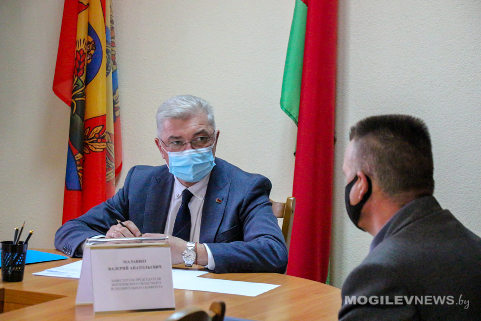 Валерий Малашко провел выездной прием граждан в Круглом. Фото
