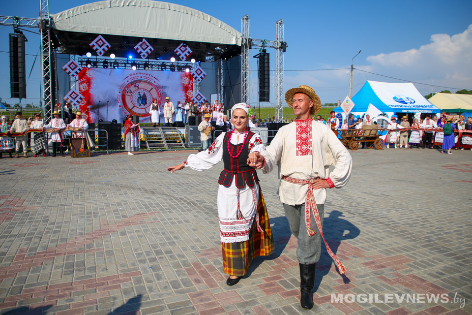 «Я люблю праздник этот еще с детских времен»: белорусы о фестивале «Александрия собирает друзей»