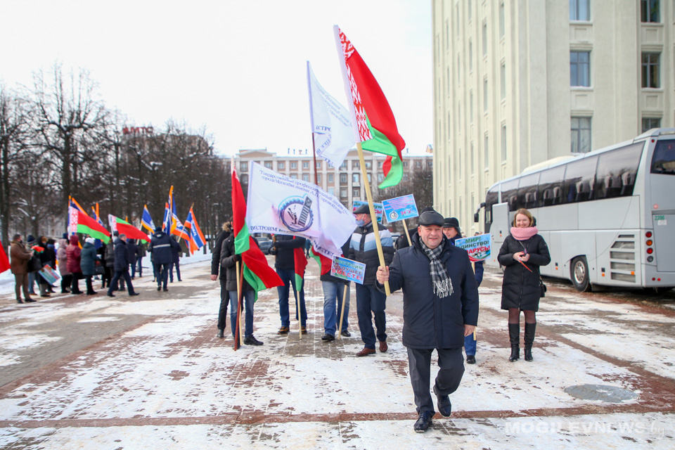 Делегаты Могилевской области отправились на Всебелорусское народное собрание в Минск. Фото