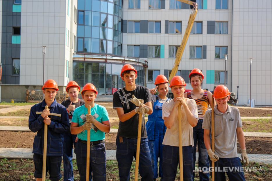 В Беларуси 33,5 тыс. молодых людей поработали в студенческих отрядах в 2021 году