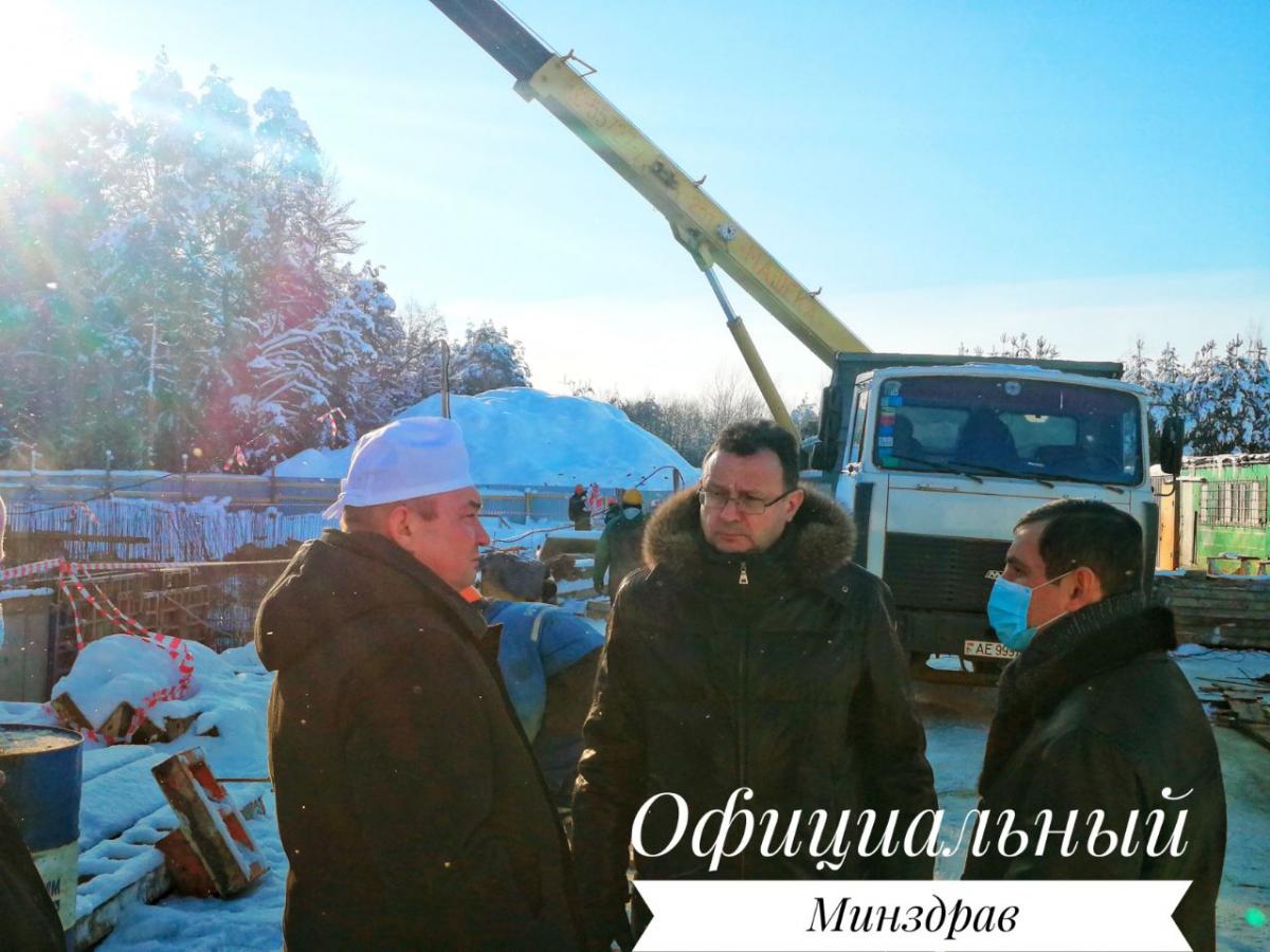 Строительные площадки учреждений здравоохранения Могилева посетил министр здравоохранения Дмитрий Пиневич