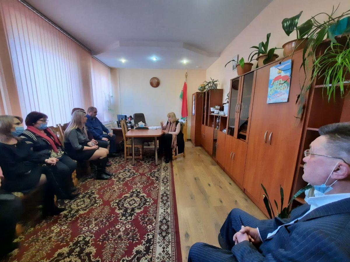 Председатель Могилевской областной организации ОО «Белорусский союз журналистов» Светлана Шутова встретилась с коллегами-журналистами
