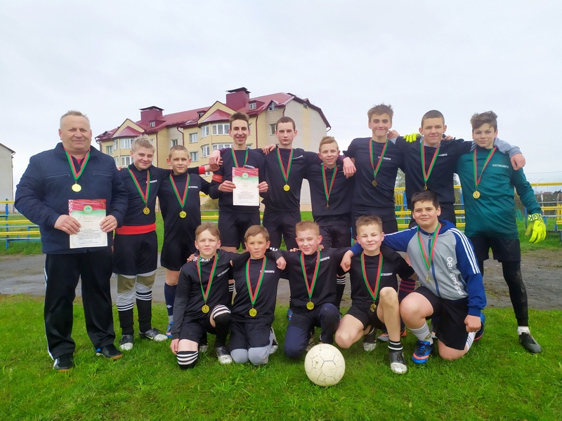 Команда Костюковичского района победила в областных соревнованиях по футболу