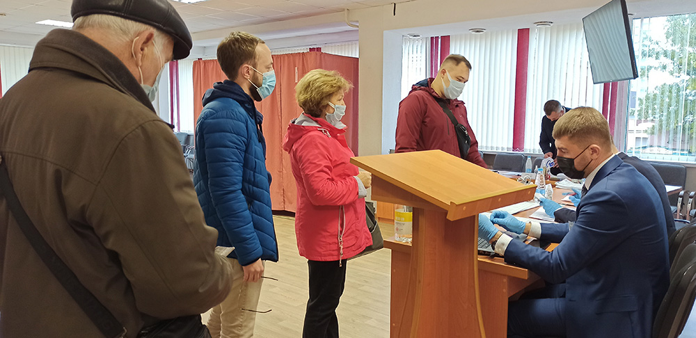 Голосование по выборам депутатов Государственной Думы Федерального Собрания Российской Федерации восьмого созыва идет на участке №8047 в г.Могилеве