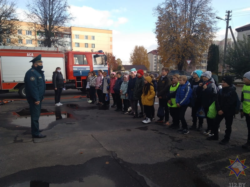 Пятиклассники в Круглом вступили в ряды Белорусской молодежной общественной организации спасателей-пожарных