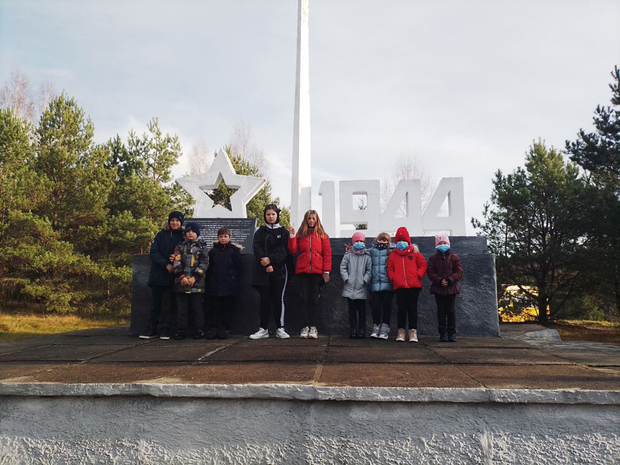 Учащиеся из Чаусского района побывали на местах боевой славы