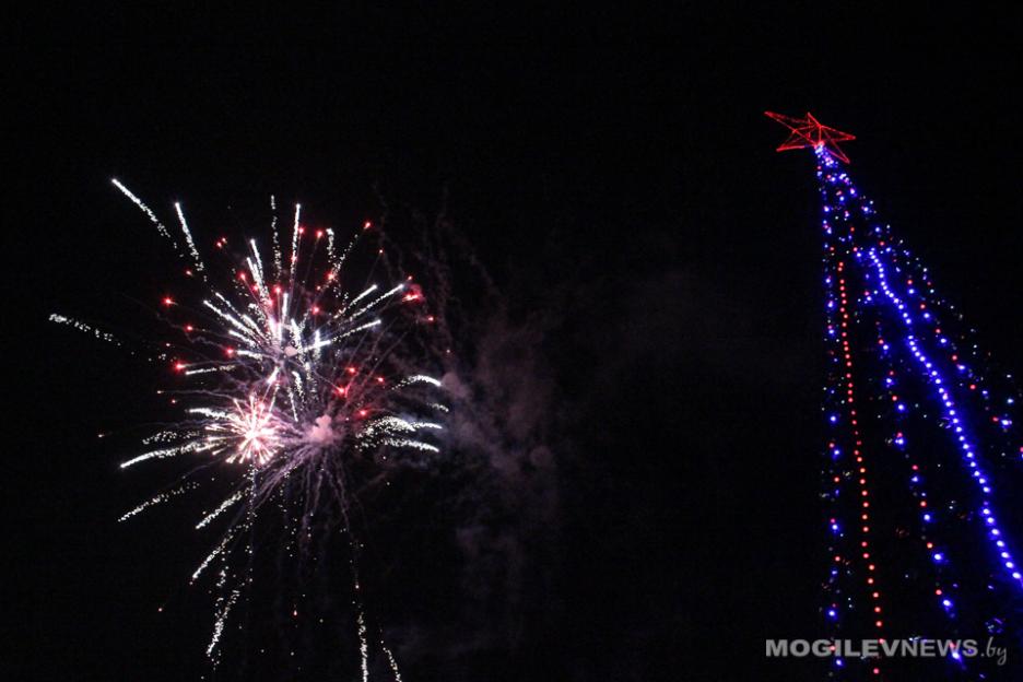 Погода в новогоднюю ночь: до -7°С, временами осадки