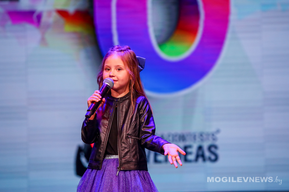 Второй день детского многожанрового фестиваля "WaveKids" в Могилеве. Фото