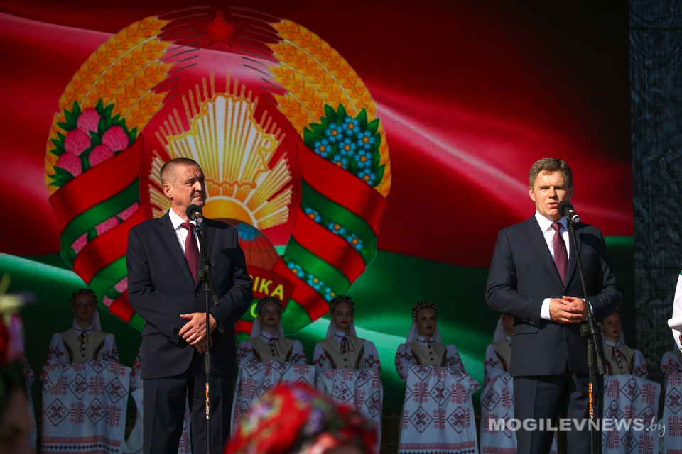 Наши традиции и истоки мы передаем в надежные руки - Петришенко на открытии республиканского праздника «Купалье». Фото