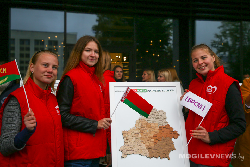 Открытый чемпионат по скоростной сборке спилс-карт Беларуси прошел в Могилеве. Фото